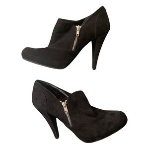 Fergalicious By Fergie Black Faux Suede Sexy High Heel Ankle Bootie. Sz 9.5